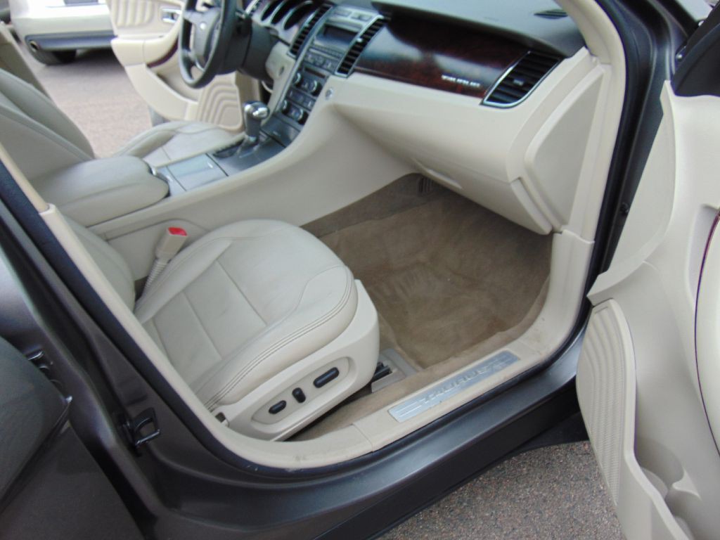 2012 Ford Taurus Image 19