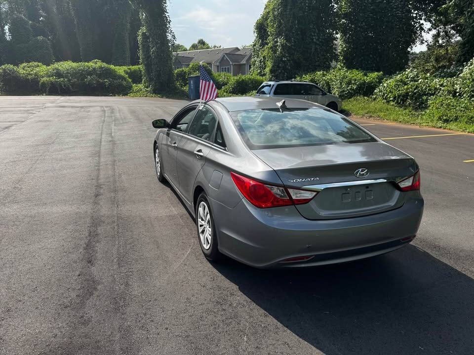 2011 Hyundai Sonata Image 7