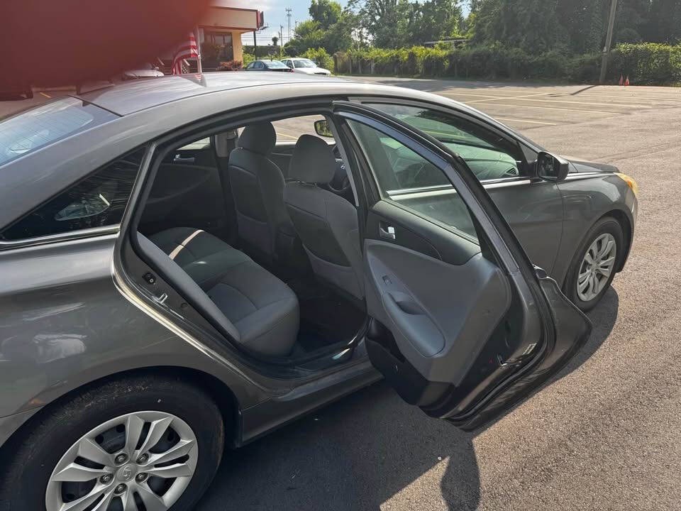 2011 Hyundai Sonata Image 10