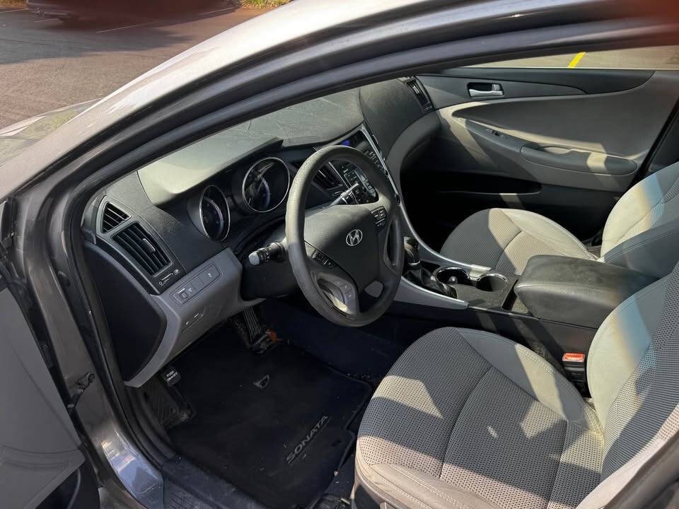 2011 Hyundai Sonata Image 12