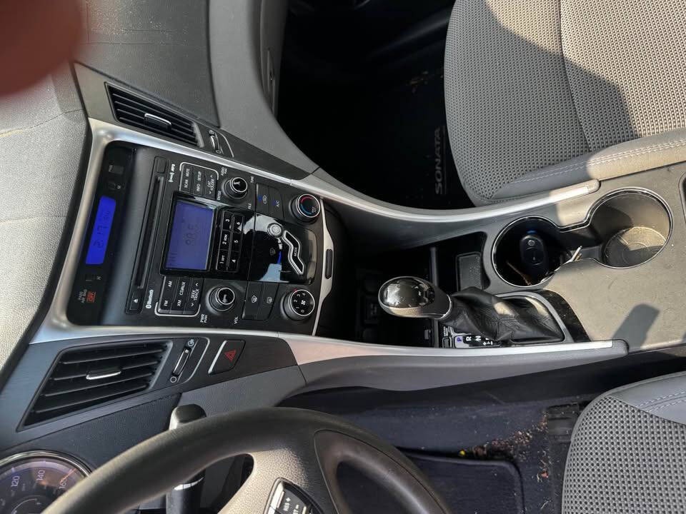 2011 Hyundai Sonata Image 19
