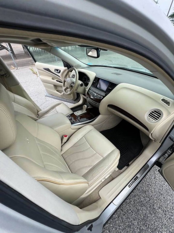 2013 INFINITI JX35 Image 11