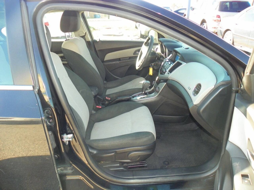 2011 Chevrolet Cruze Image 5