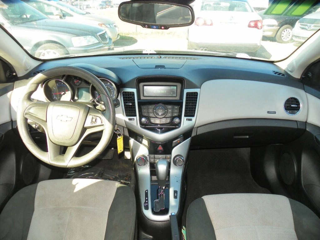 2011 Chevrolet Cruze Image 6