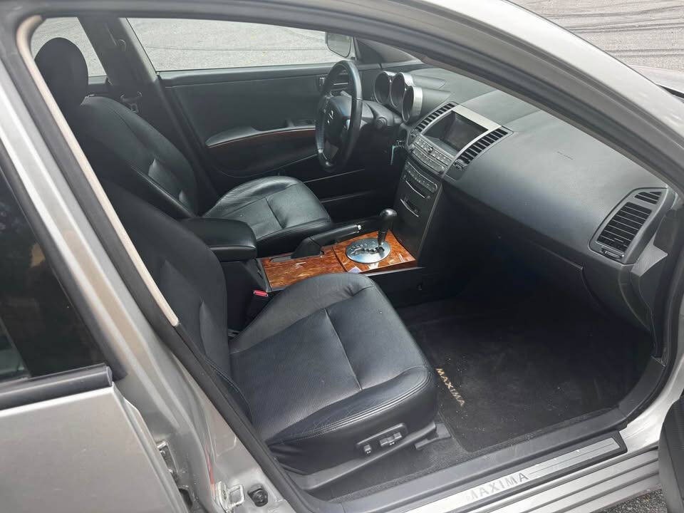2004 Nissan Maxima Image 13