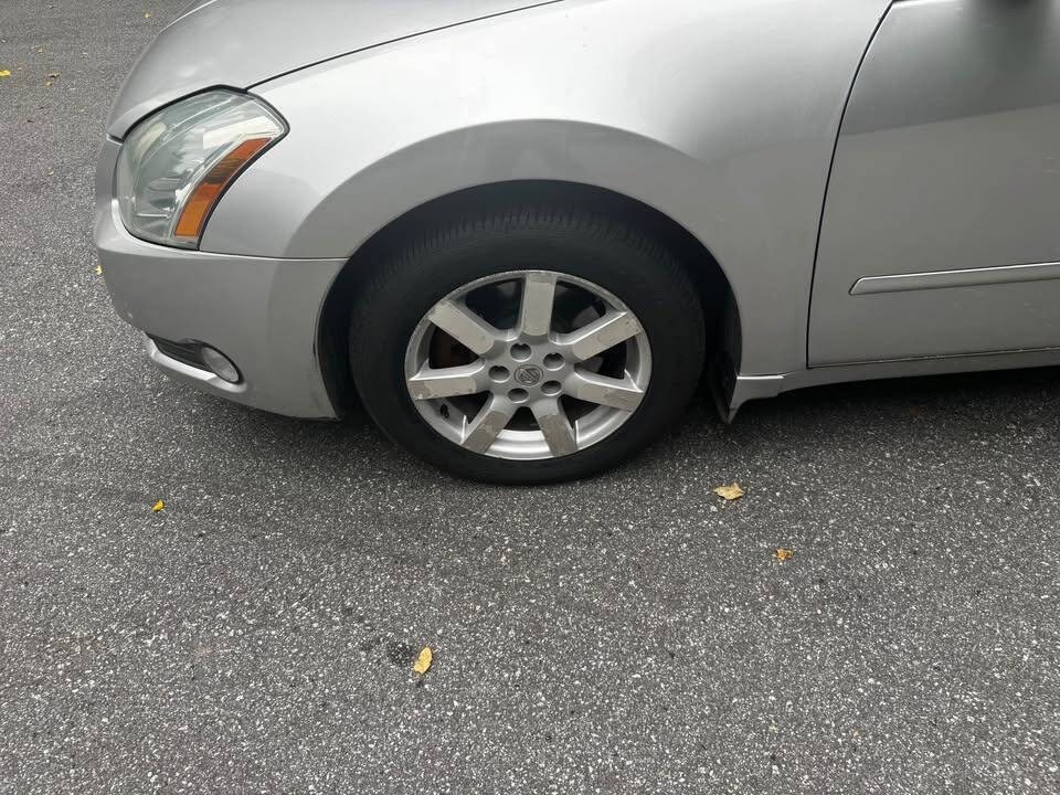 2004 Nissan Maxima Image 16