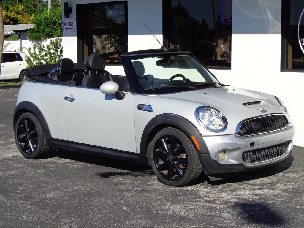 2013 MINI Cooper Image 9