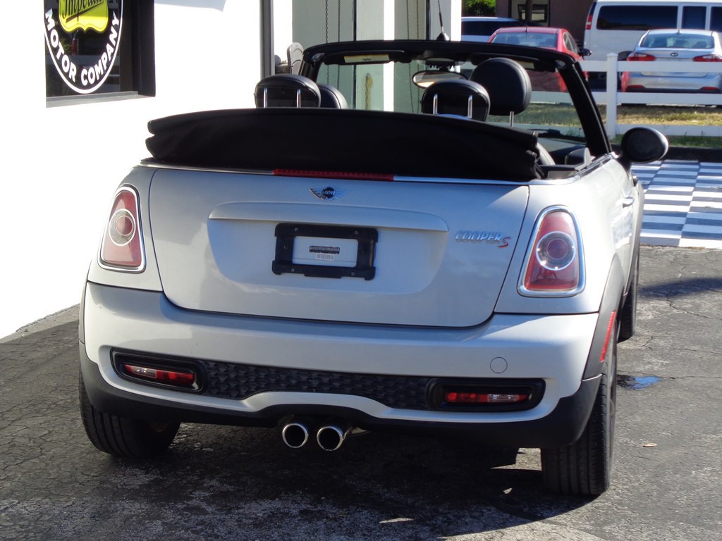 2013 MINI Cooper Image 19