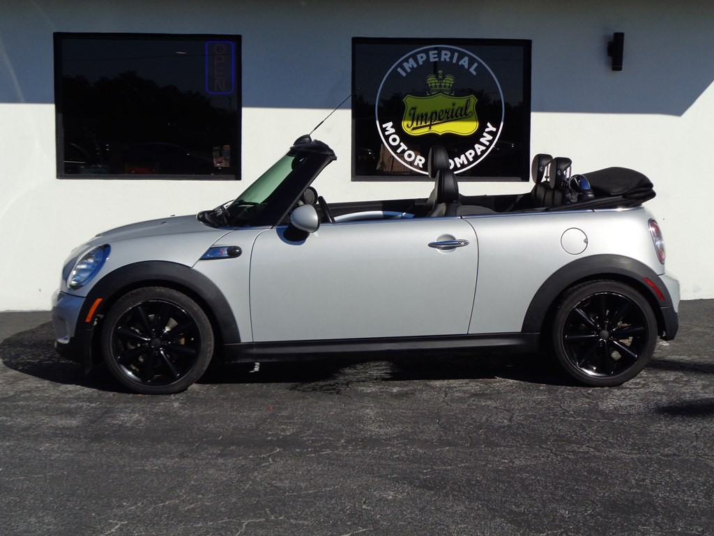 2013 MINI Cooper Image 28