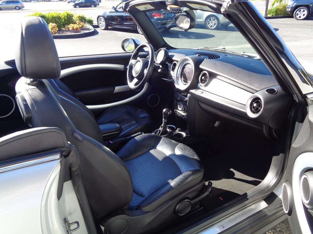 2013 MINI Cooper Image 61