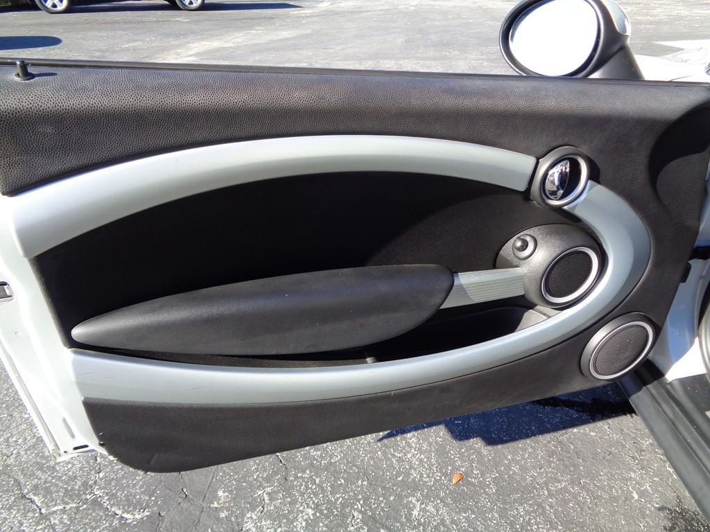 2013 MINI Cooper Image 63