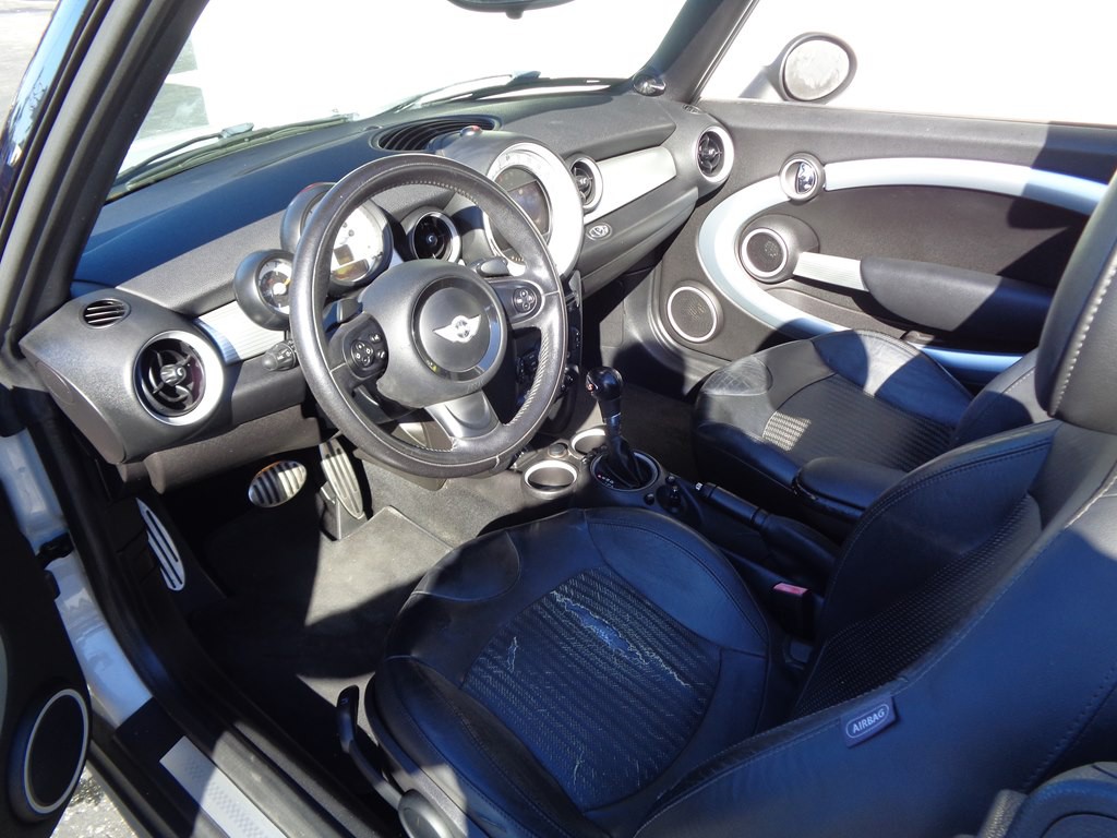 2013 MINI Cooper Image 66