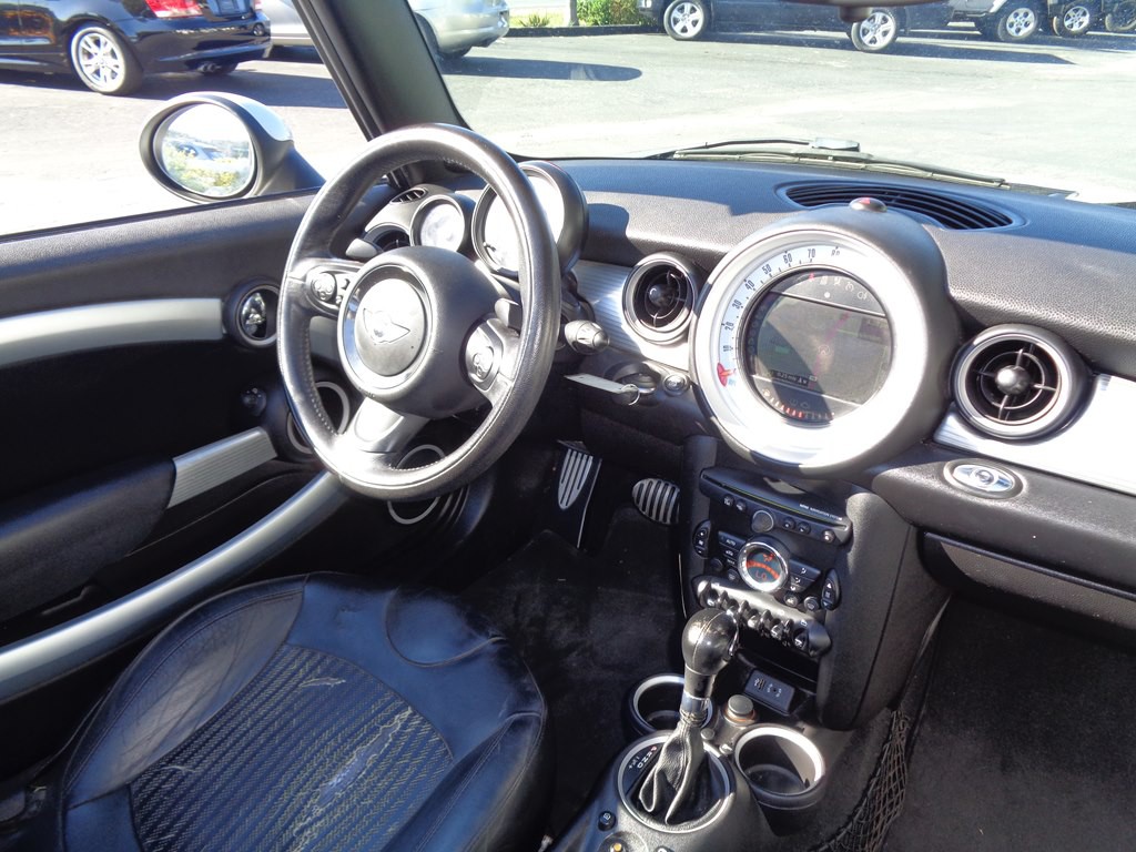2013 MINI Cooper Image 69
