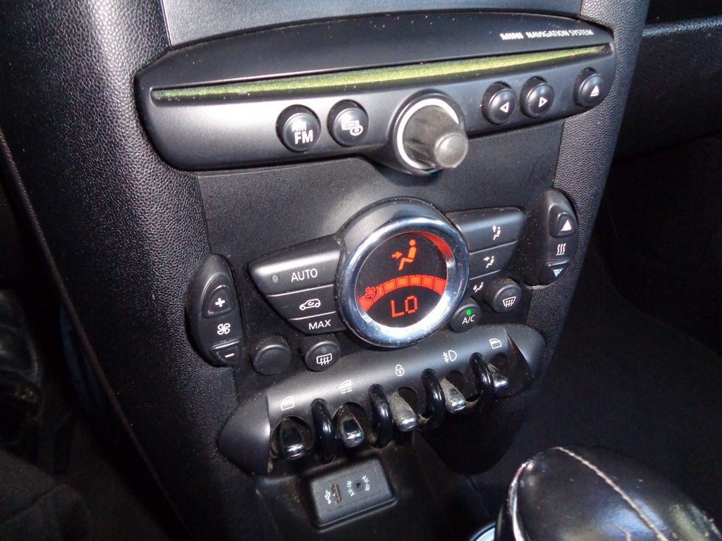 2013 MINI Cooper Image 77