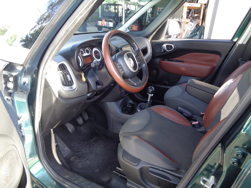 2014 FIAT 500L Image 60