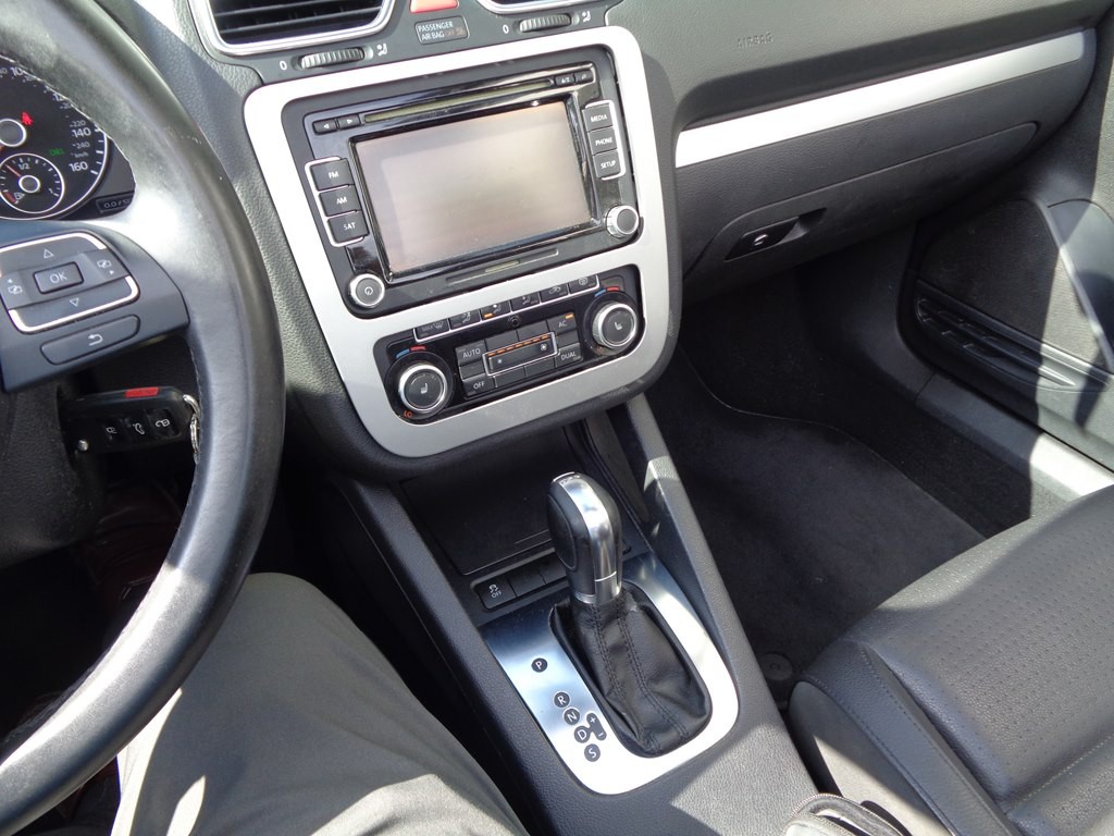 2012 Volkswagen Eos Image 18