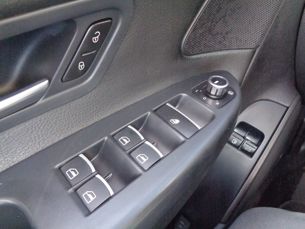2012 Volkswagen Eos Image 20