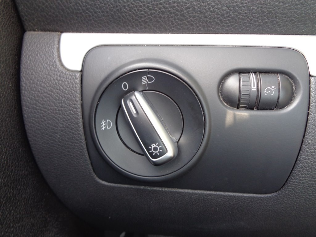 2012 Volkswagen Eos Image 23