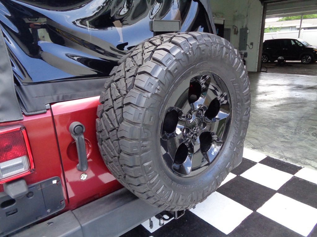 2013 Jeep Wrangler Image 35