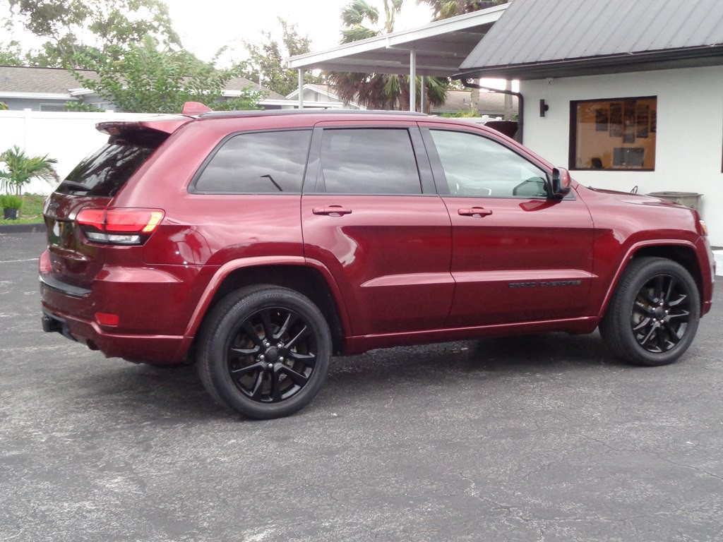 2017 Jeep Grand Cherokee Image 14