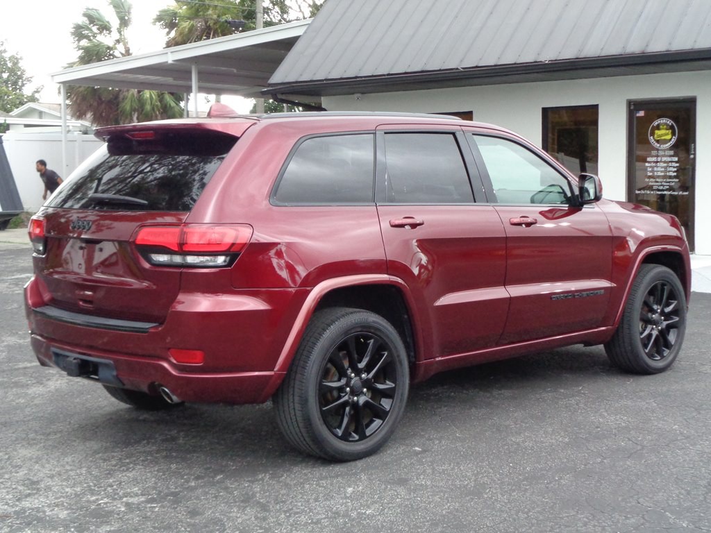 2017 Jeep Grand Cherokee Image 15