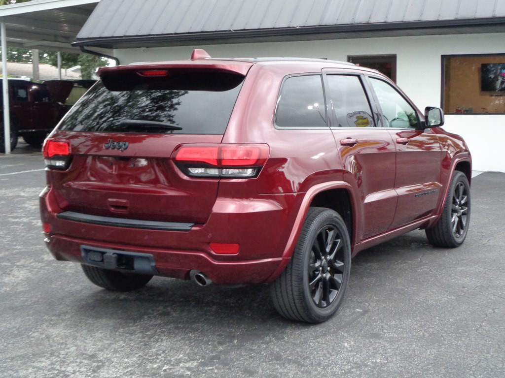 2017 Jeep Grand Cherokee Image 16
