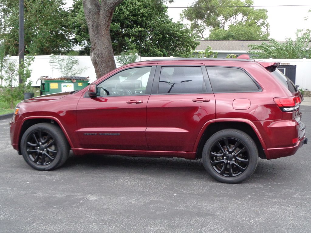 2017 Jeep Grand Cherokee Image 25