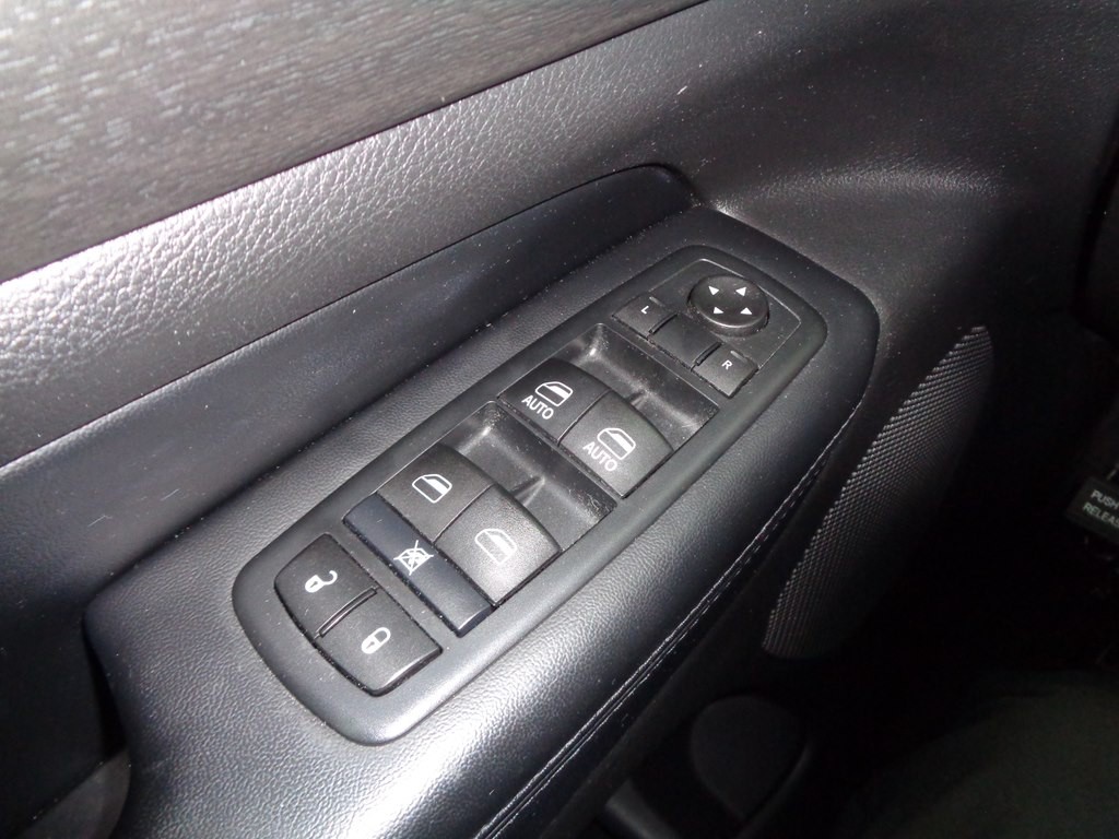 2017 Jeep Grand Cherokee Image 76