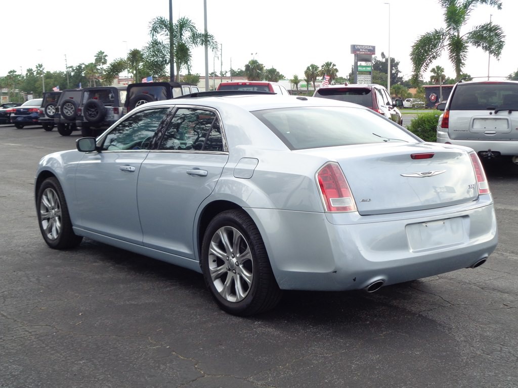 2013 Chrysler 300 Image 27