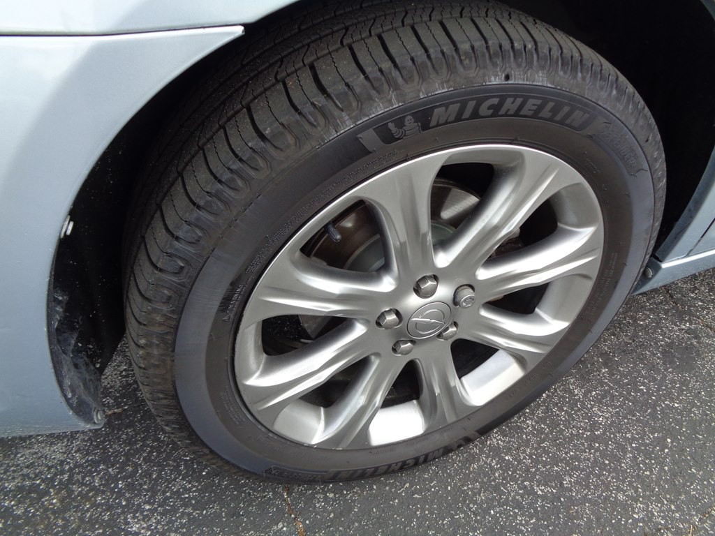2013 Chrysler 300 Image 40