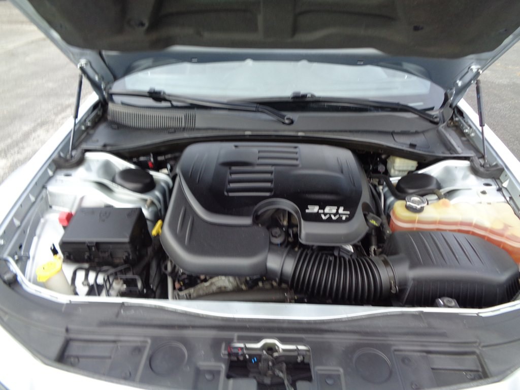 2013 Chrysler 300 Image 43