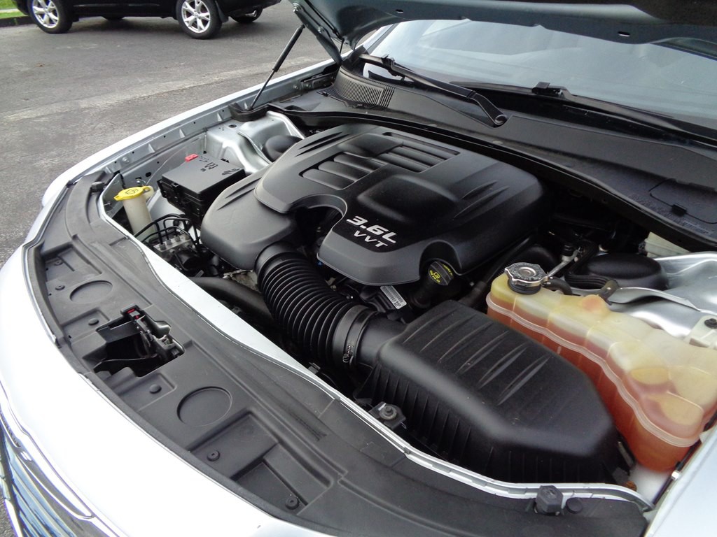 2013 Chrysler 300 Image 44