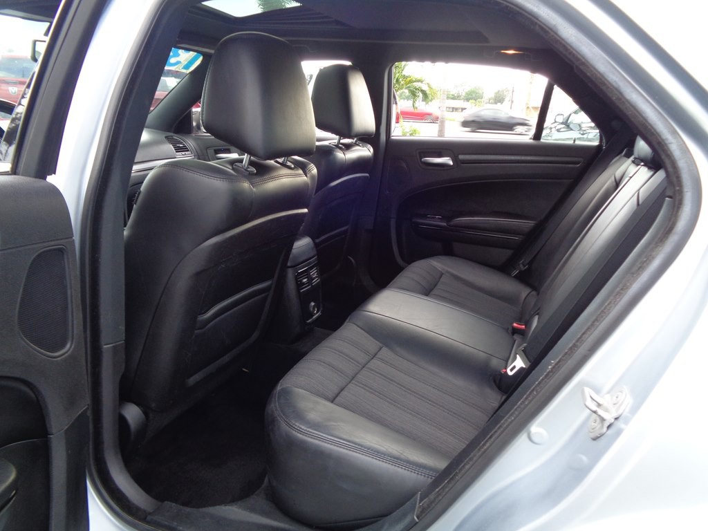 2013 Chrysler 300 Image 51