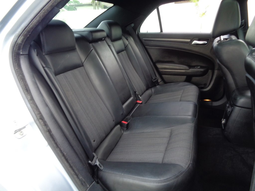 2013 Chrysler 300 Image 54
