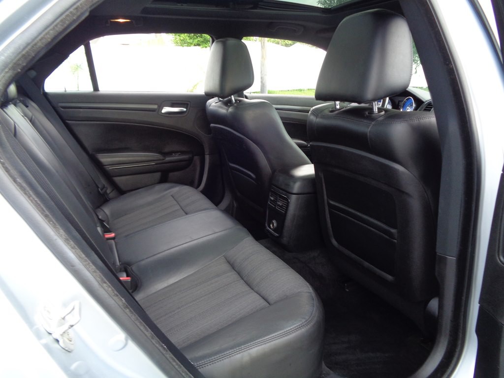 2013 Chrysler 300 Image 55