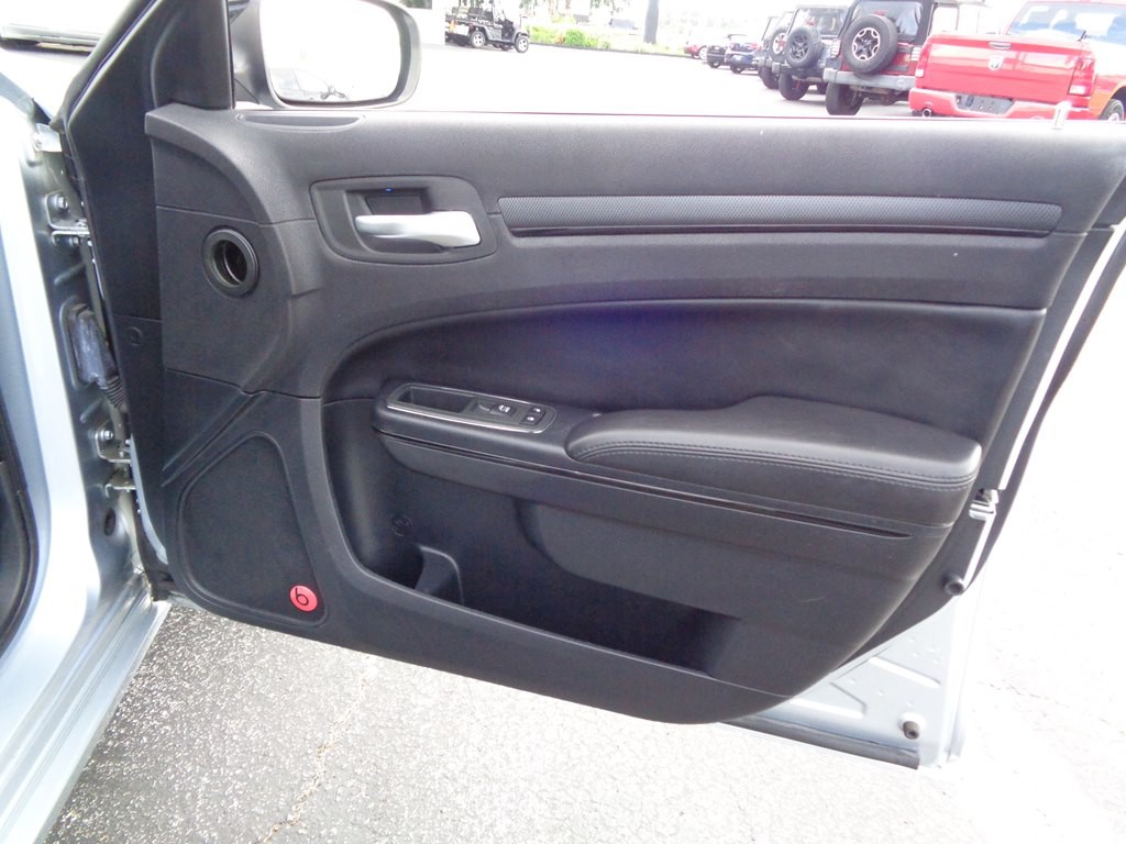 2013 Chrysler 300 Image 57