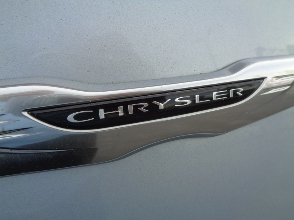 2013 Chrysler 300 Image 76