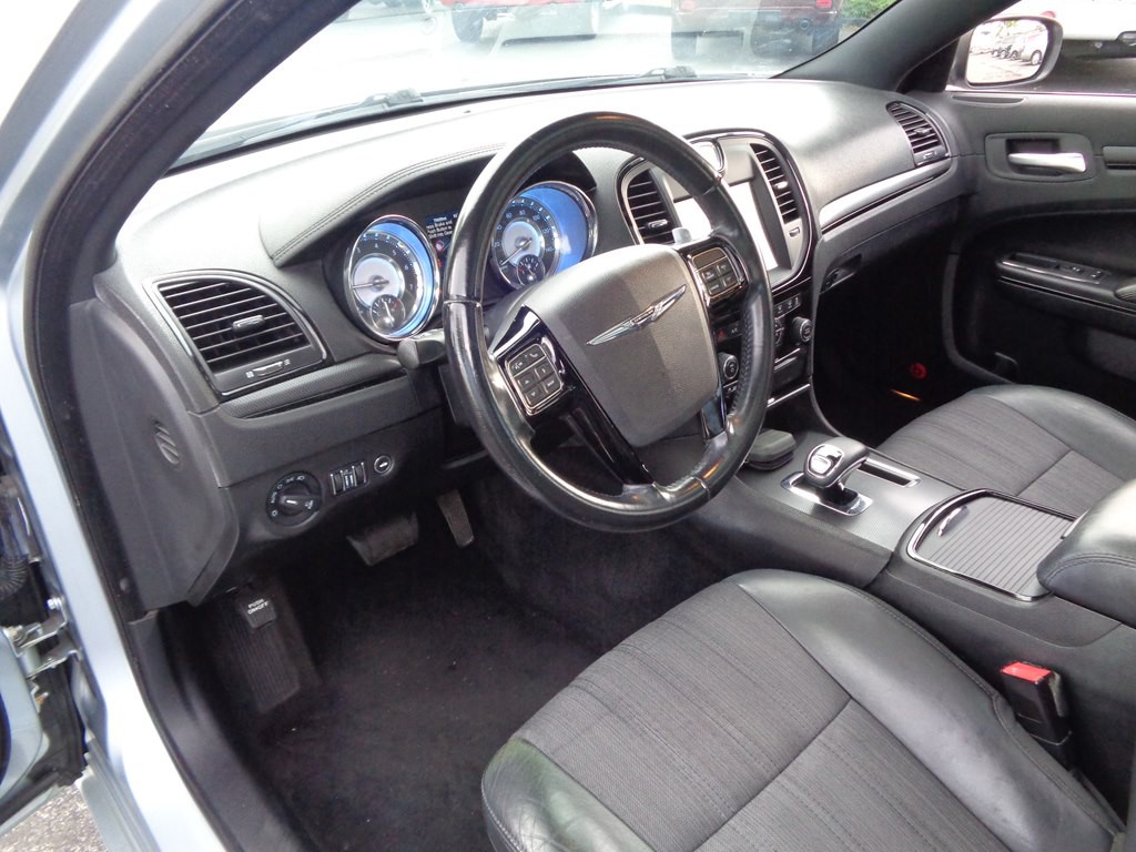 2013 Chrysler 300 Image 79