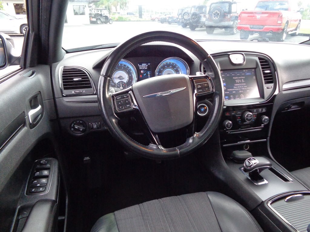 2013 Chrysler 300 Image 82