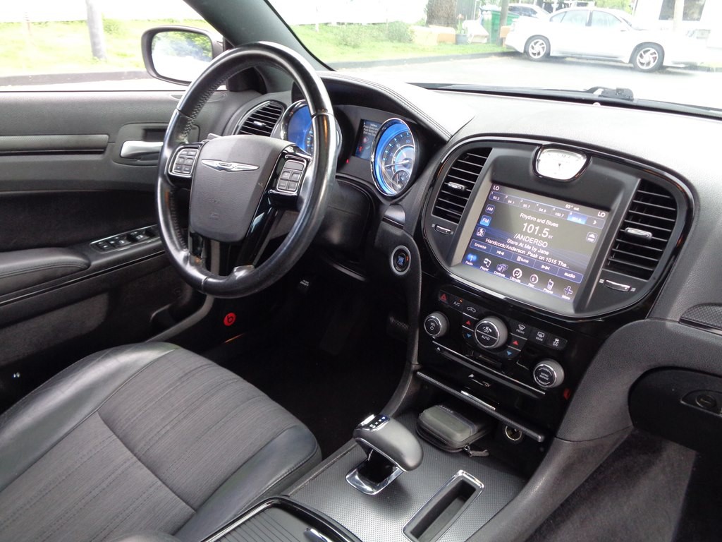 2013 Chrysler 300 Image 84