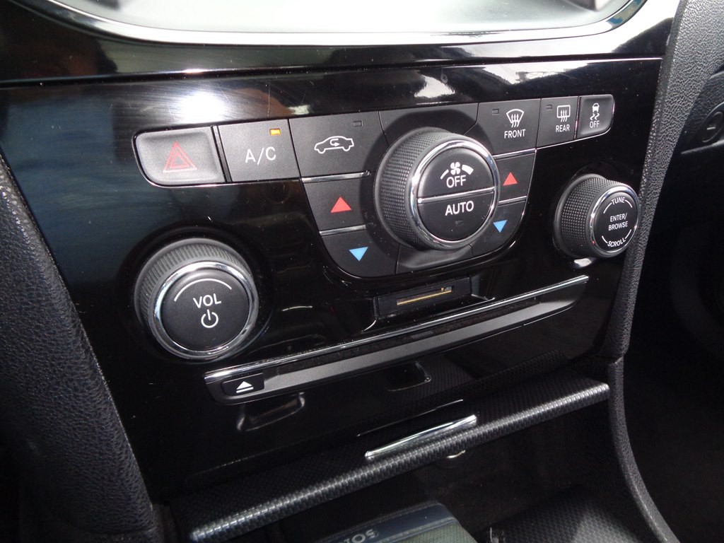 2013 Chrysler 300 Image 92
