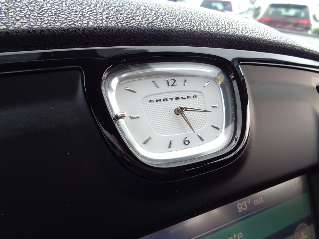 2013 Chrysler 300 Image 94