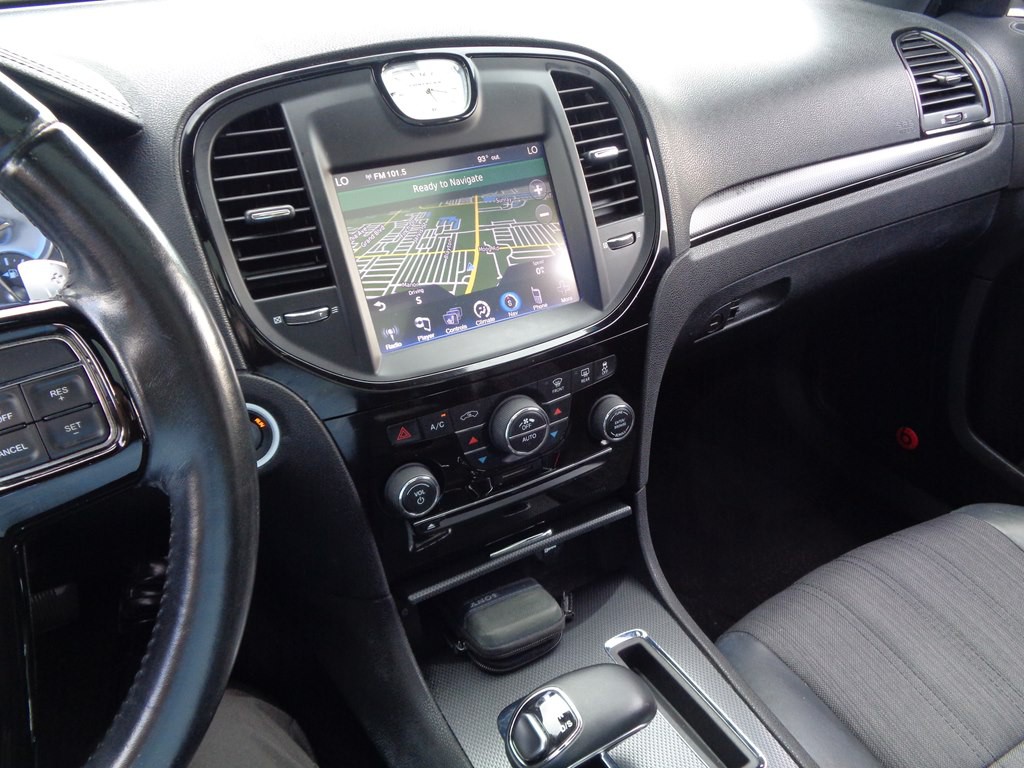 2013 Chrysler 300 Image 96