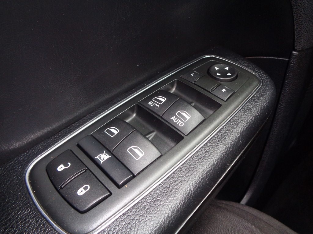 2013 Chrysler 300 Image 97