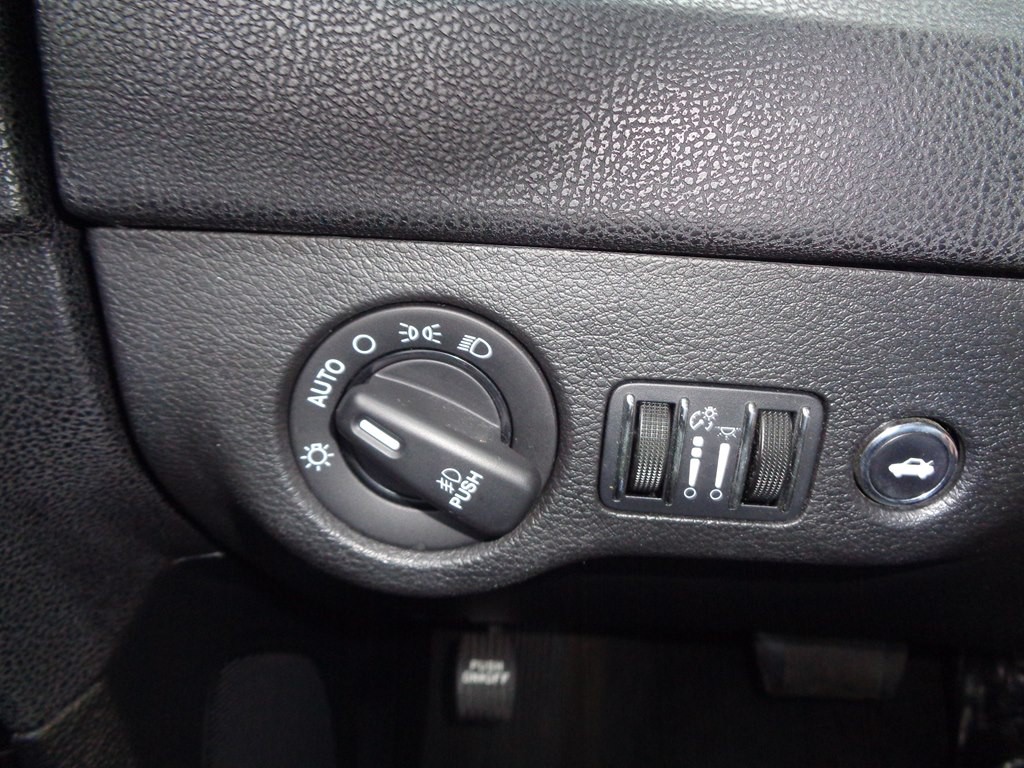 2013 Chrysler 300 Image 99
