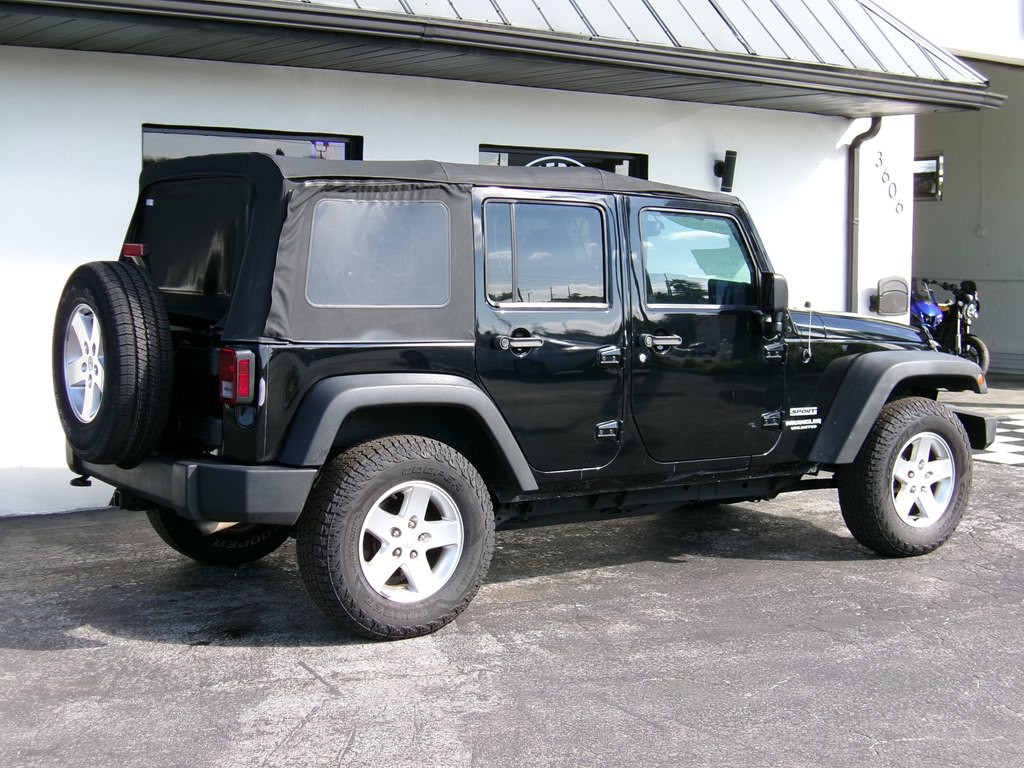 2014 Jeep Wrangler Unlimited Image 15