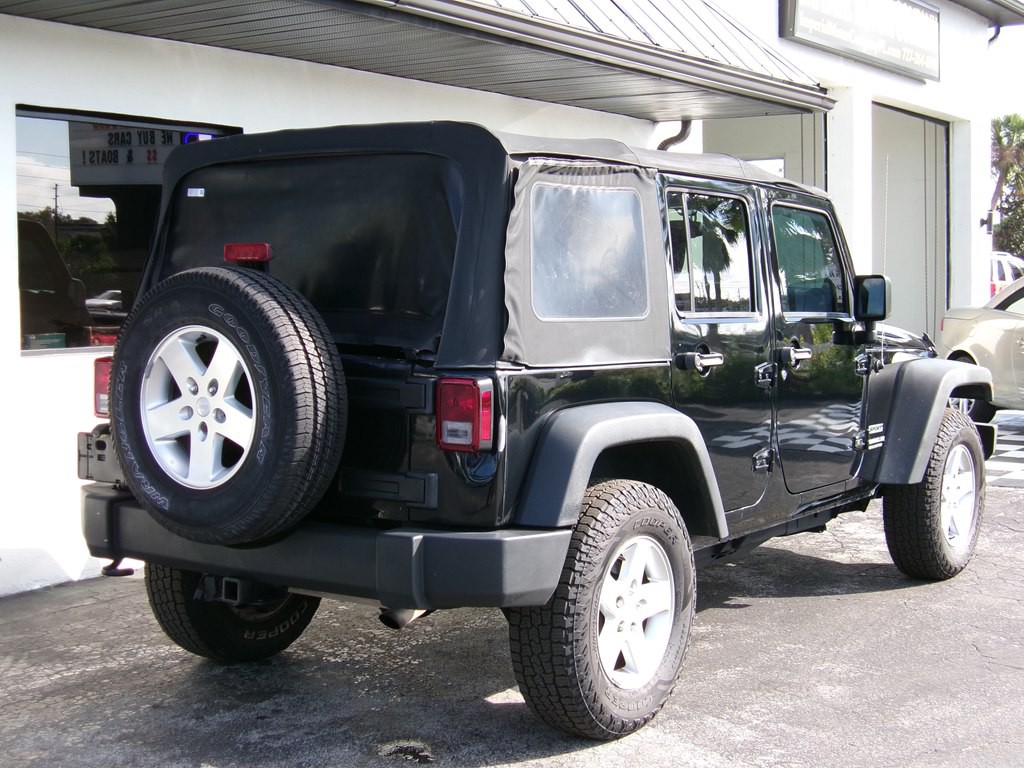 2014 Jeep Wrangler Unlimited Image 17