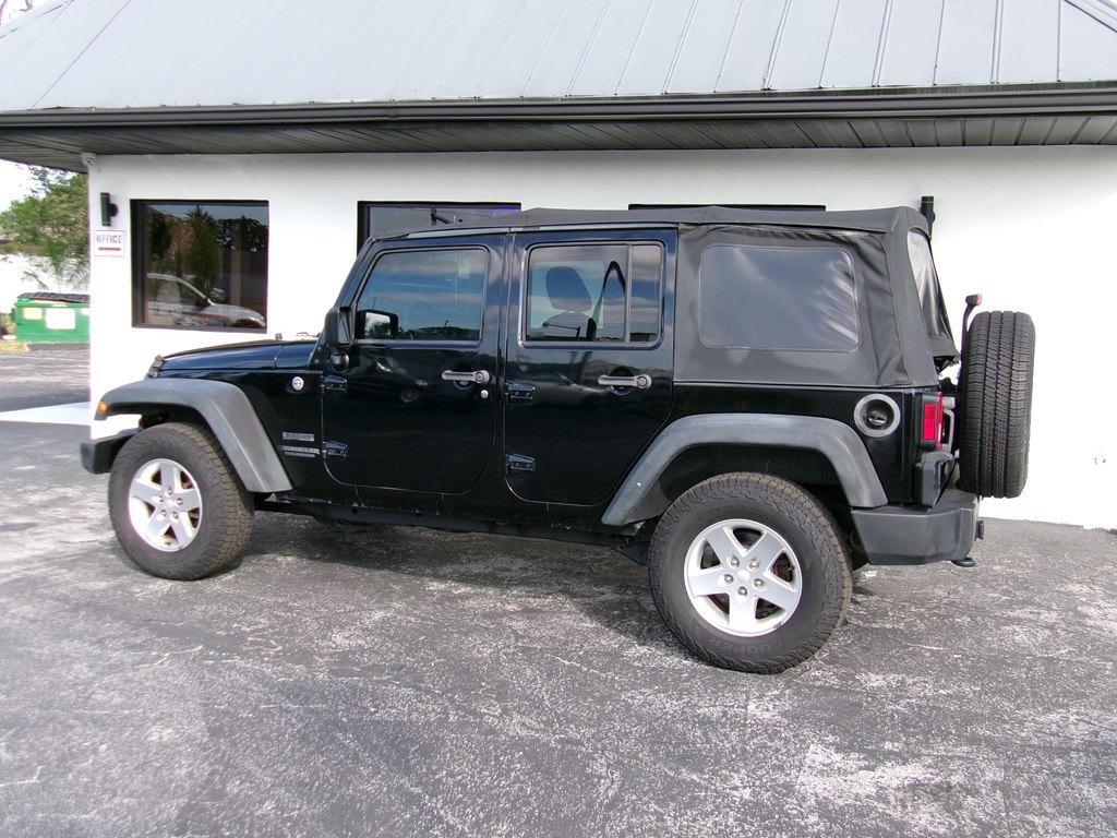 2014 Jeep Wrangler Unlimited Image 25