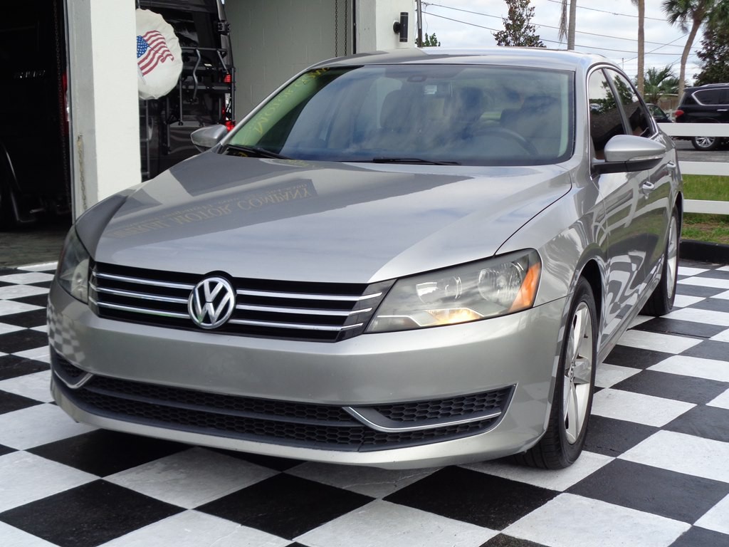 2012 Volkswagen Passat Image 4