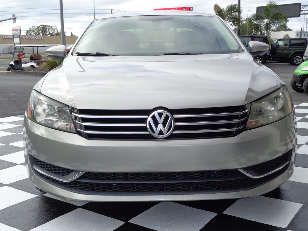 2012 Volkswagen Passat Image 5